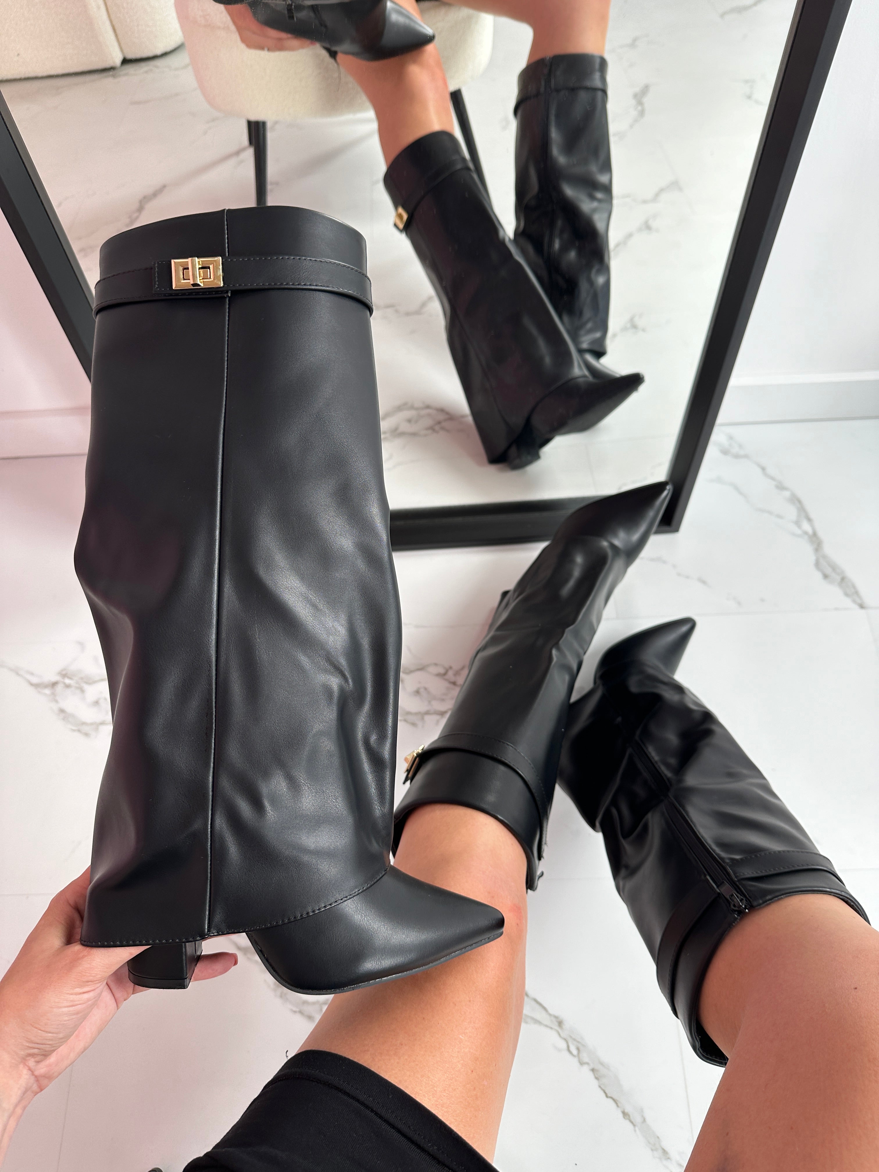 SERENA - Shark Leather Boots