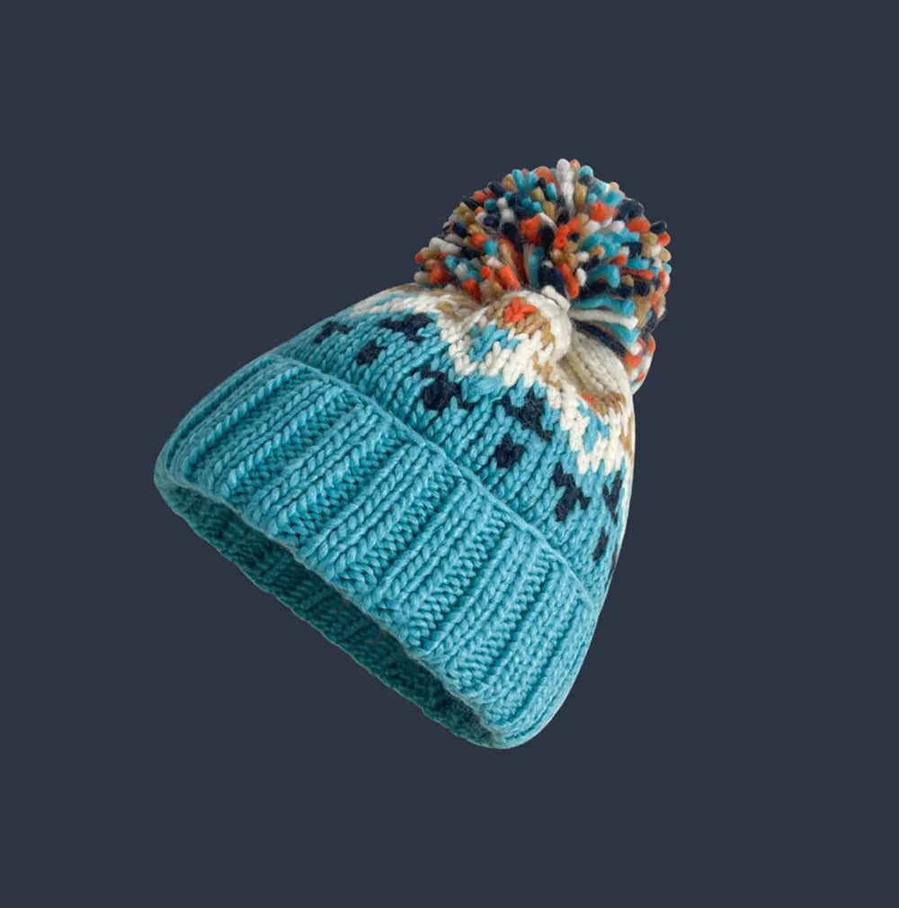 TAMARA– Cozy Snowflake Pom Beanie