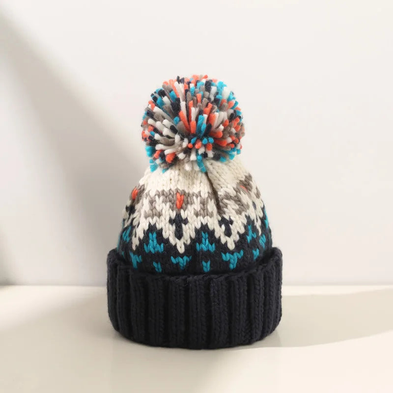 TAMARA– Cozy Snowflake Pom Beanie